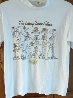 Looney Tunes Felines T-shirt, Large, Vintage, Good Condition, Cat Themed